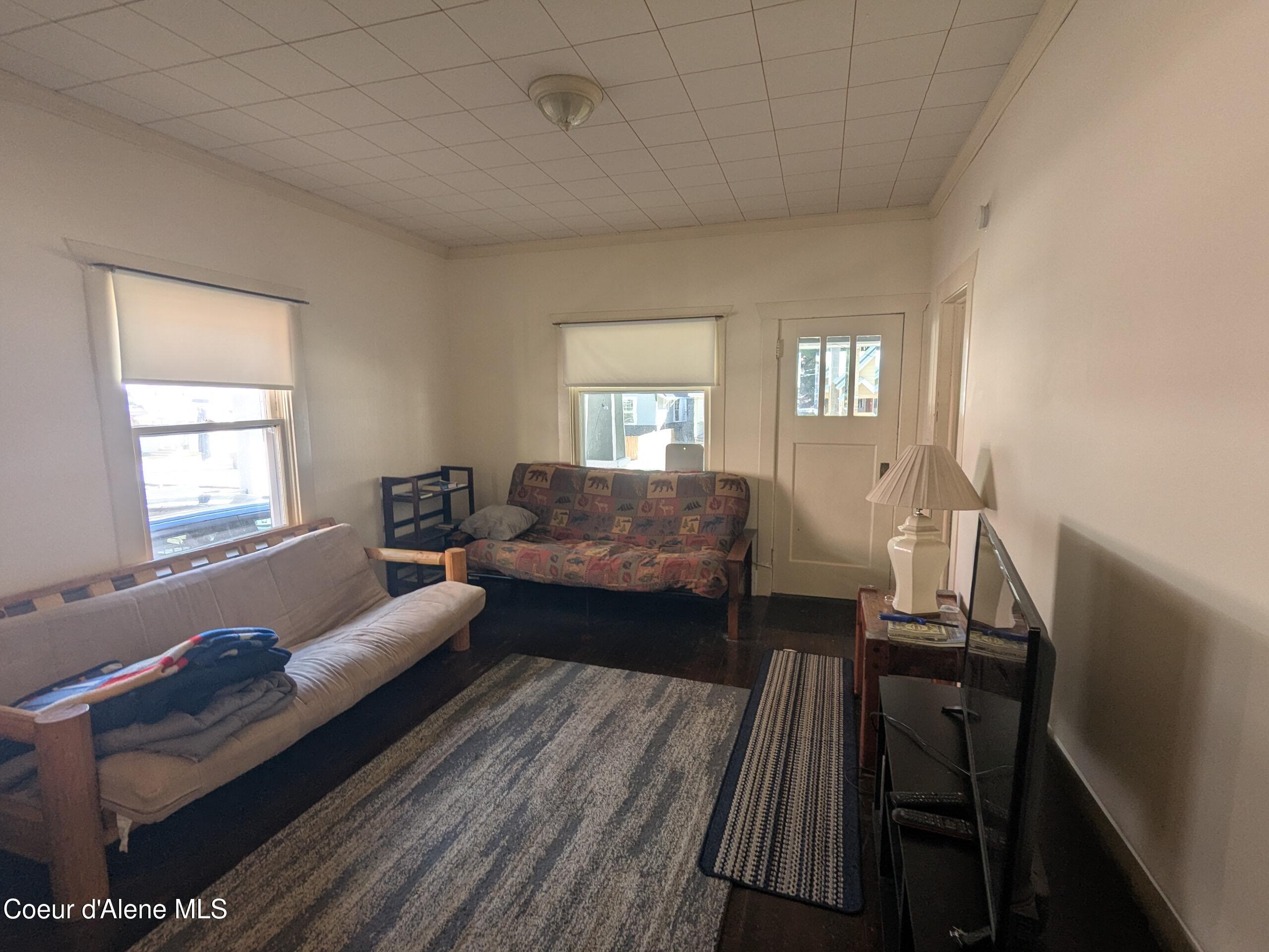 132 King Street Wallace, ID 83873 - Photo 3 of 17 Living Room With Furniture