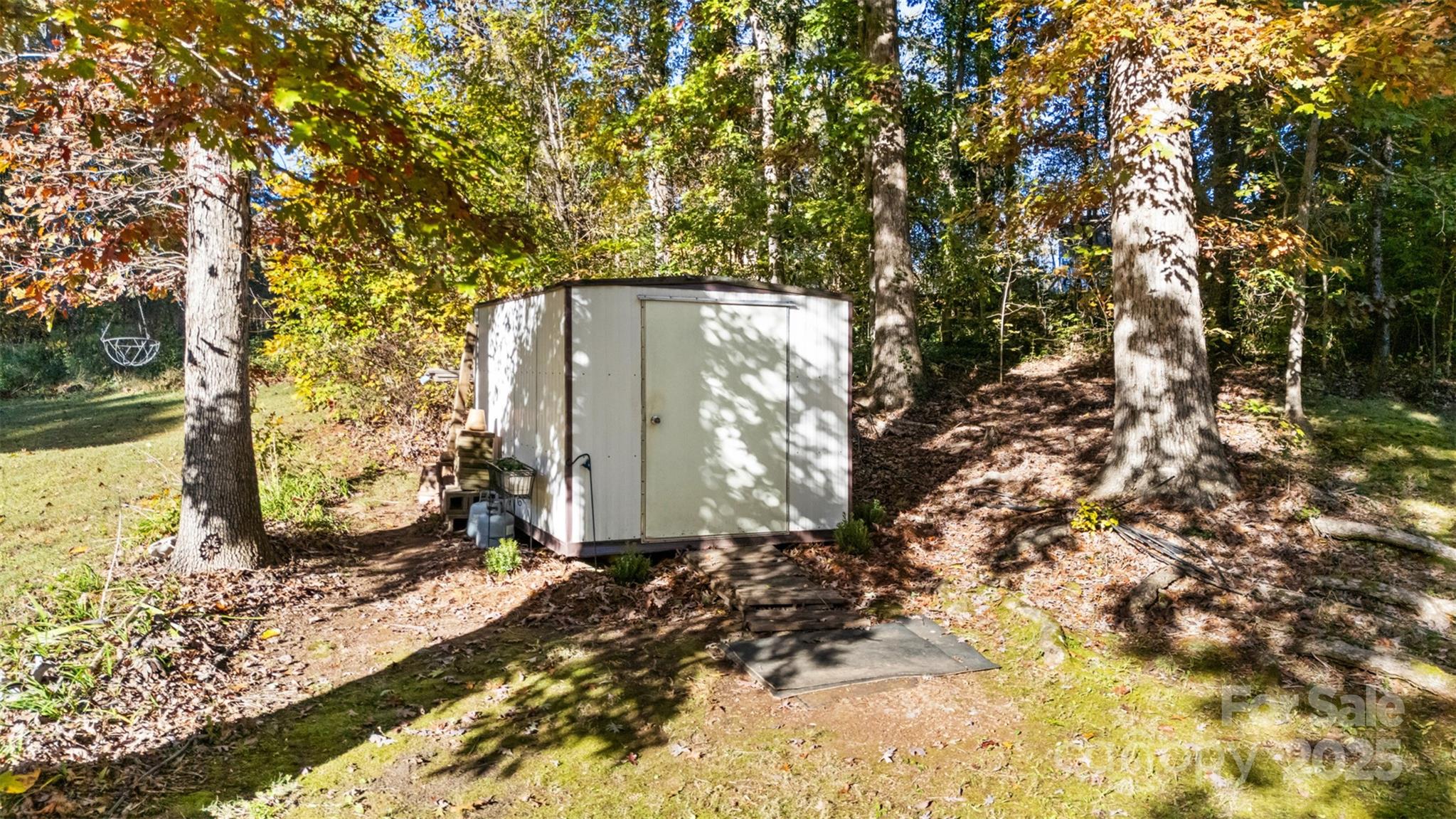 1711 McCombs Street Newton, NC 28658 - Photo 38 of 41