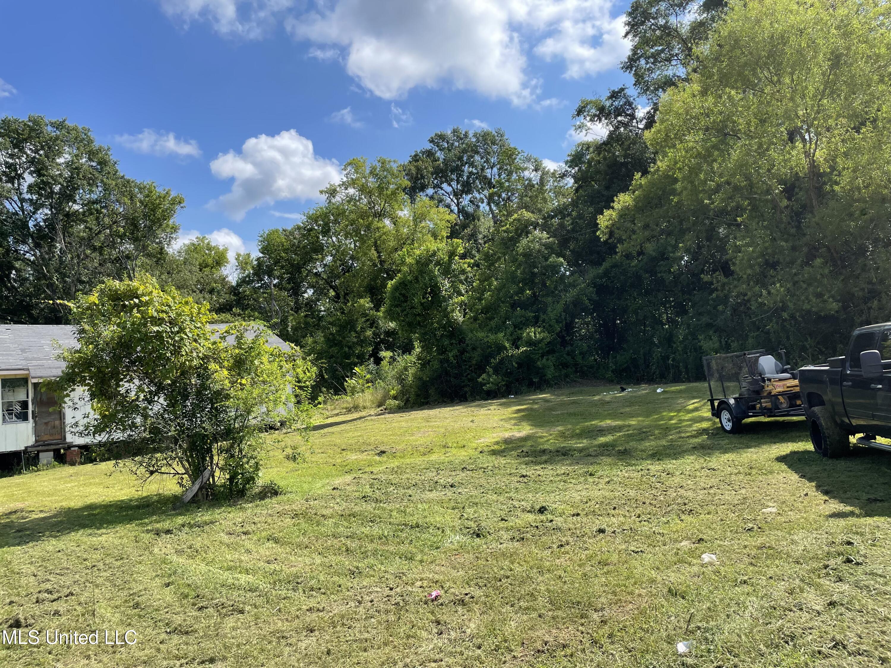 1016-18 Eminence Row Jackson, MS 39213 - Photo 2 of 11 IMG_2244