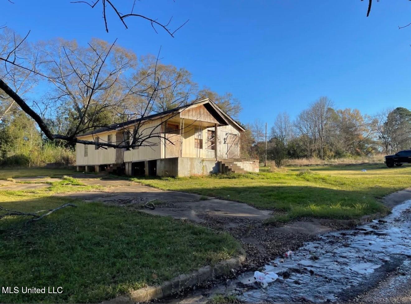 1016-18 Eminence Row Jackson, MS 39213 - Photo 6 of 11 IMG_4540(1)