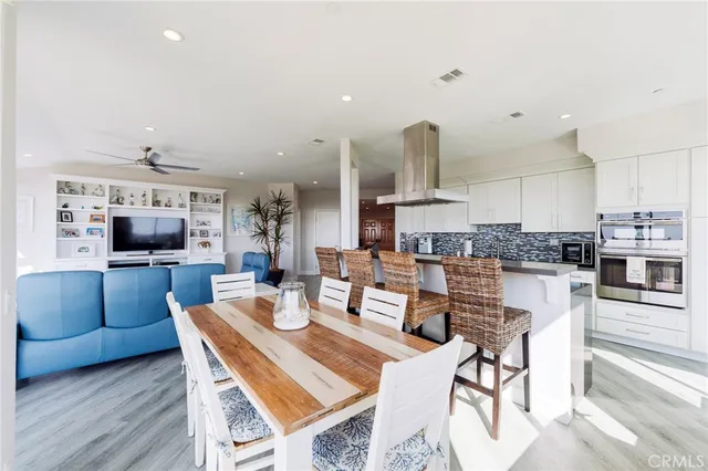$2,499,000 | 230 Lille Lane, Unit 113, Newport Beach, CA 92663
