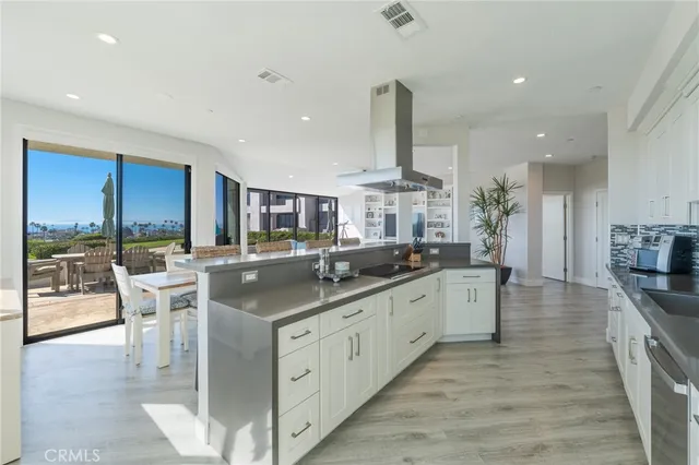 $2,499,000 | 230 Lille Lane, Unit 113, Newport Beach, CA 92663