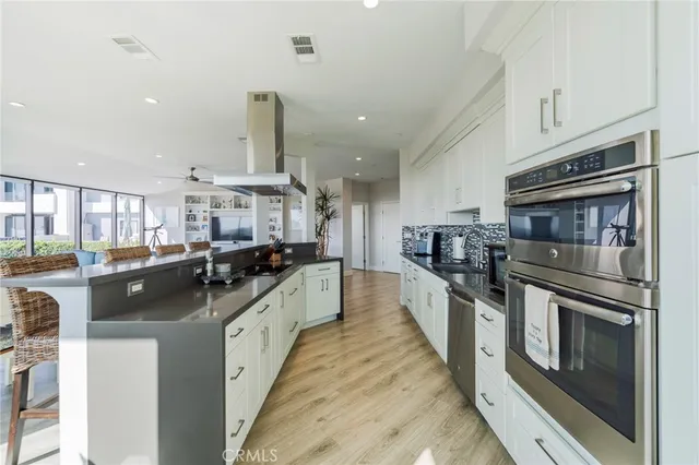 $2,499,000 | 230 Lille Lane, Unit 113, Newport Beach, CA 92663