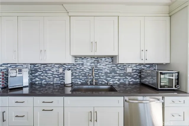 $2,499,000 | 230 Lille Lane, Unit 113, Newport Beach, CA 92663