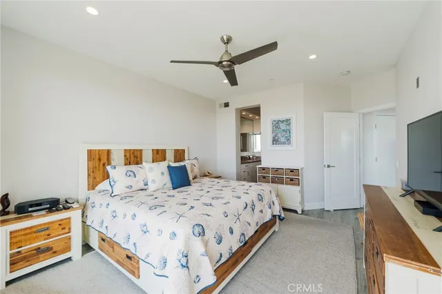 $2,499,000 | 230 Lille Lane, Unit 113, Newport Beach, CA 92663