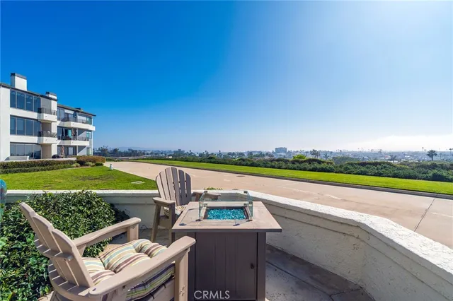 $2,499,000 | 230 Lille Lane, Unit 113, Newport Beach, CA 92663