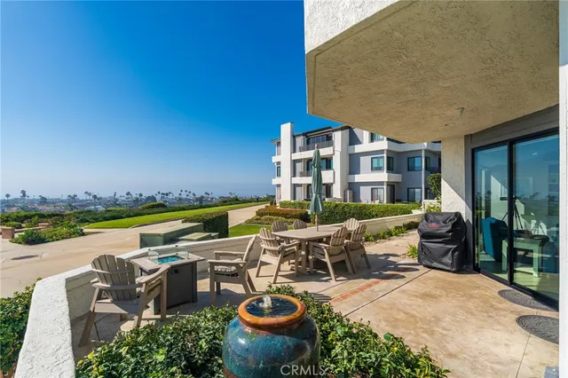 $2,499,000 | 230 Lille Lane, Unit 113, Newport Beach, CA 92663