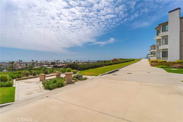 $2,499,000 | 230 Lille Lane, Unit 113, Newport Beach, CA 92663