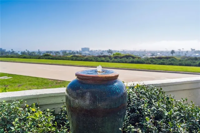 $2,499,000 | 230 Lille Lane, Unit 113, Newport Beach, CA 92663