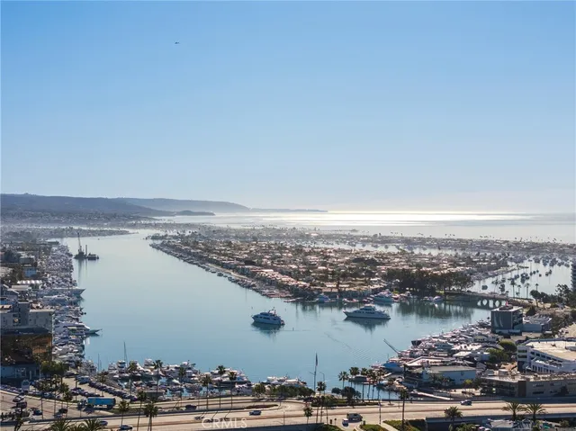 $2,499,000 | 230 Lille Lane, Unit 113, Newport Beach, CA 92663