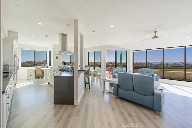 $2,499,000 | 230 Lille Lane, Unit 113, Newport Beach, CA 92663