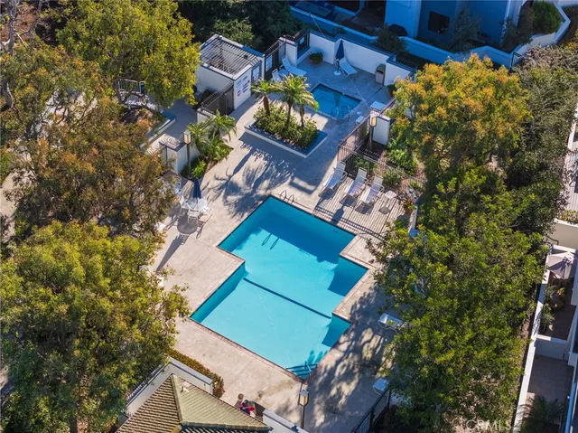 $2,499,000 | 230 Lille Lane, Unit 113, Newport Beach, CA 92663