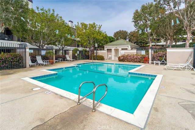 $2,499,000 | 230 Lille Lane, Unit 113, Newport Beach, CA 92663