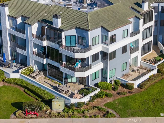 $2,499,000 | 230 Lille Lane, Unit 113, Newport Beach, CA 92663