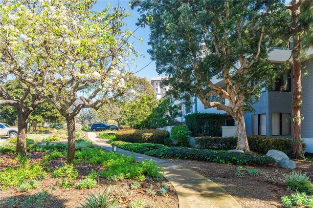 $2,499,000 | 230 Lille Lane, Unit 113, Newport Beach, CA 92663