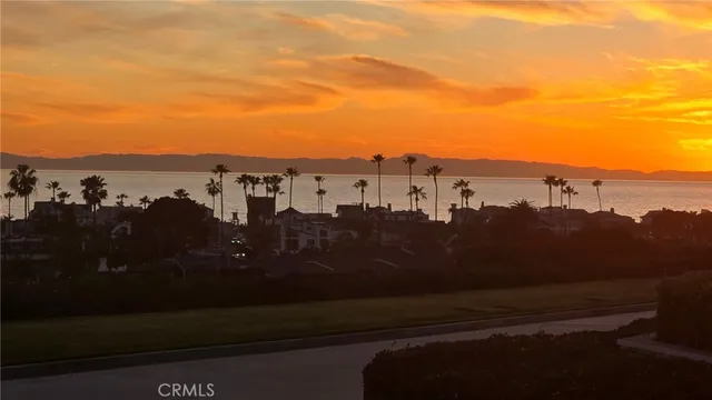 $2,499,000 | 230 Lille Lane, Unit 113, Newport Beach, CA 92663