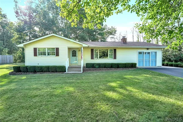 $268,500 | 3182 North Gravel Road, Ridgeway, NY 14103