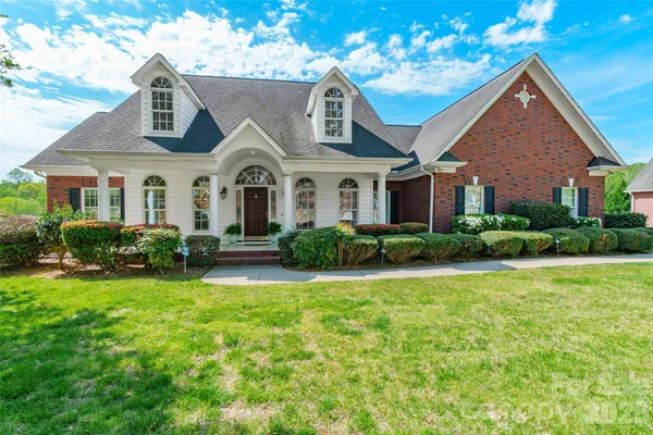 $839,000 | 122 Upper Oak Drive, Statesville, NC 28625