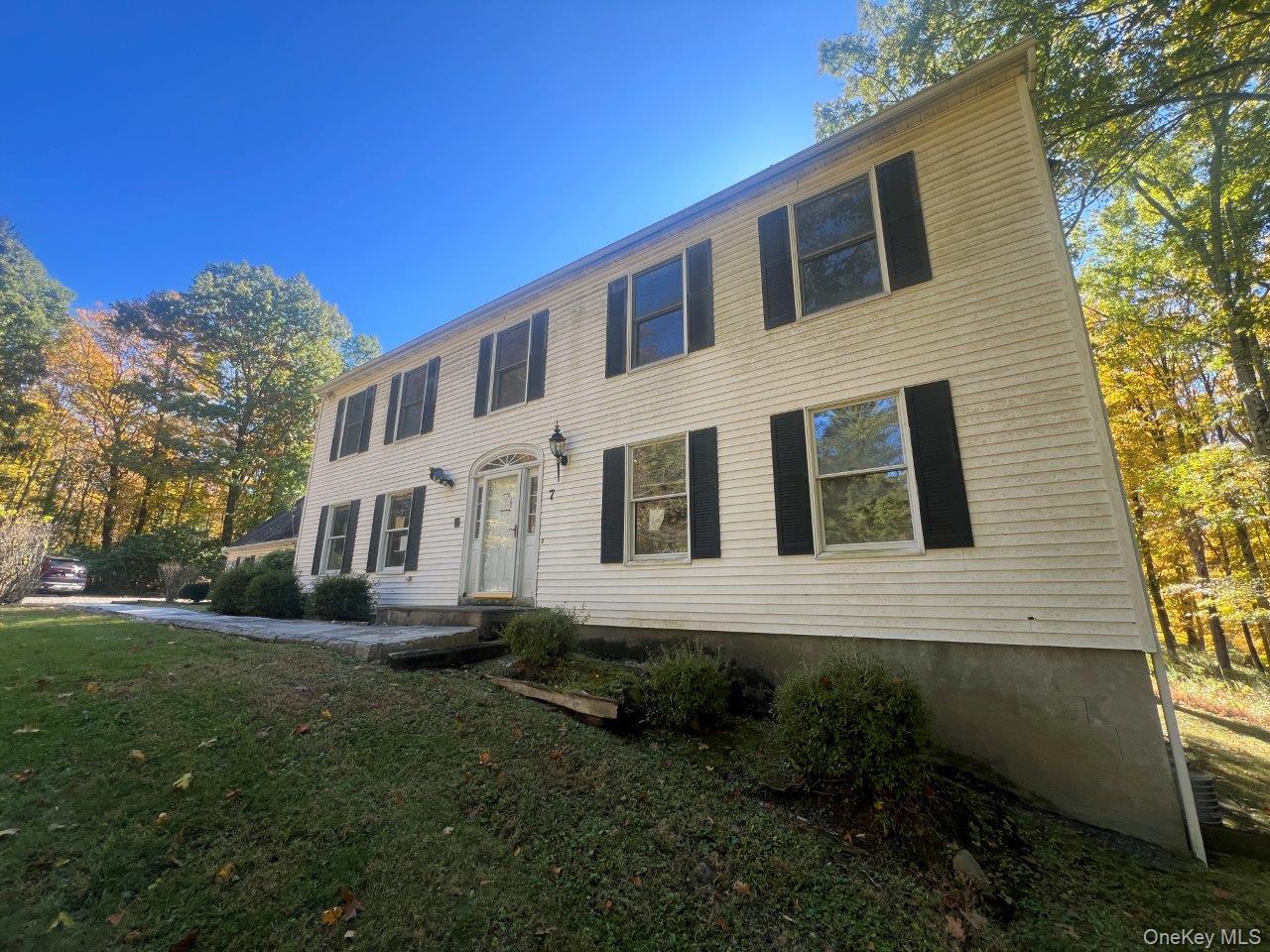 7 Felter Hill Road Monroe, NY 10950 - Photo 2 of 12 Colonial house featuring a front yard
