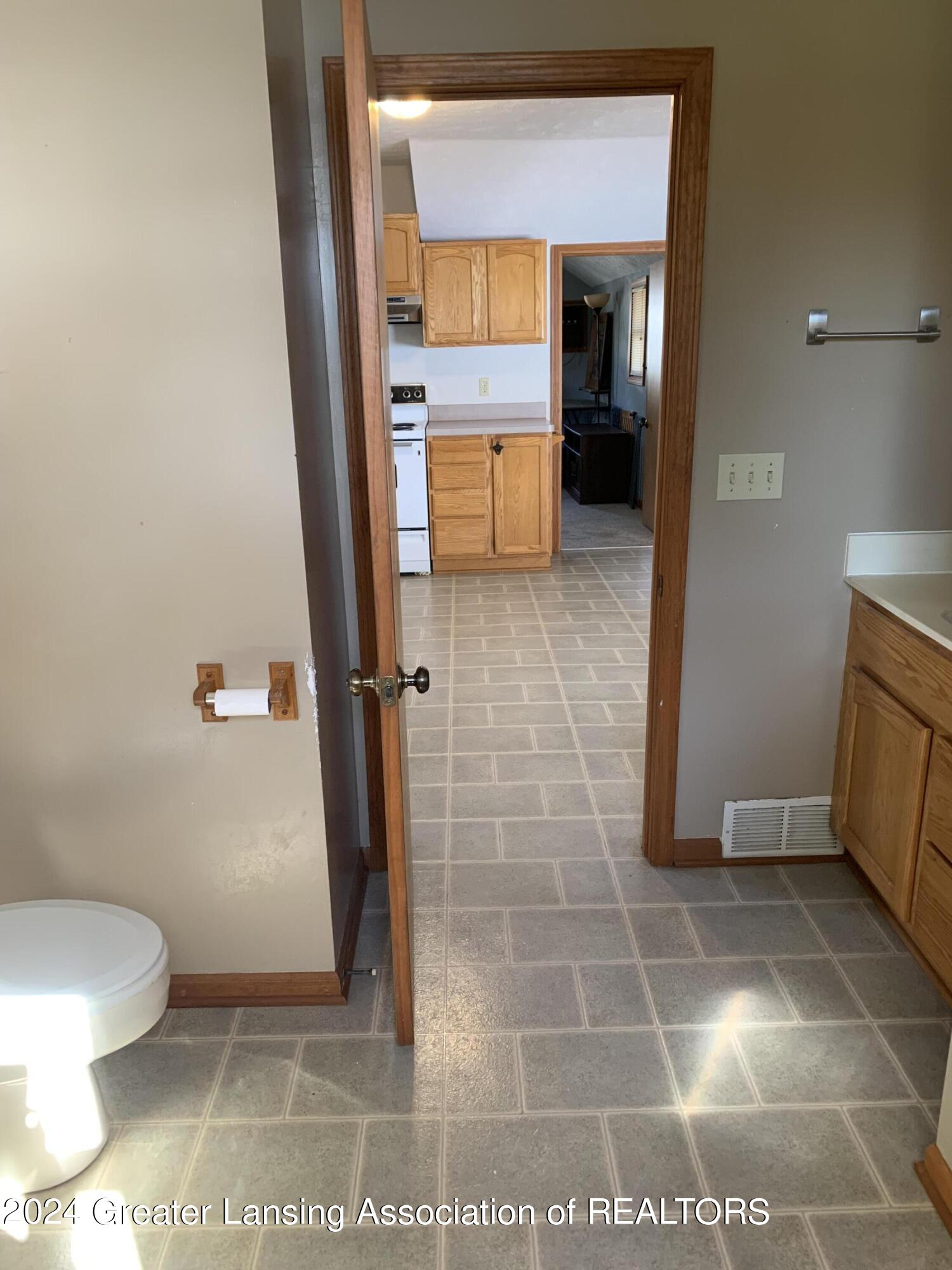 8675 Narrow Lake Road Springport, MI 49284 - Photo 11 of 27 IMG-4570