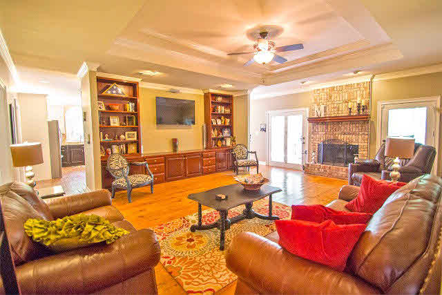 128 Lakeview Loop Daphne, AL 36526 - Photo 7 of 43 spacious living room