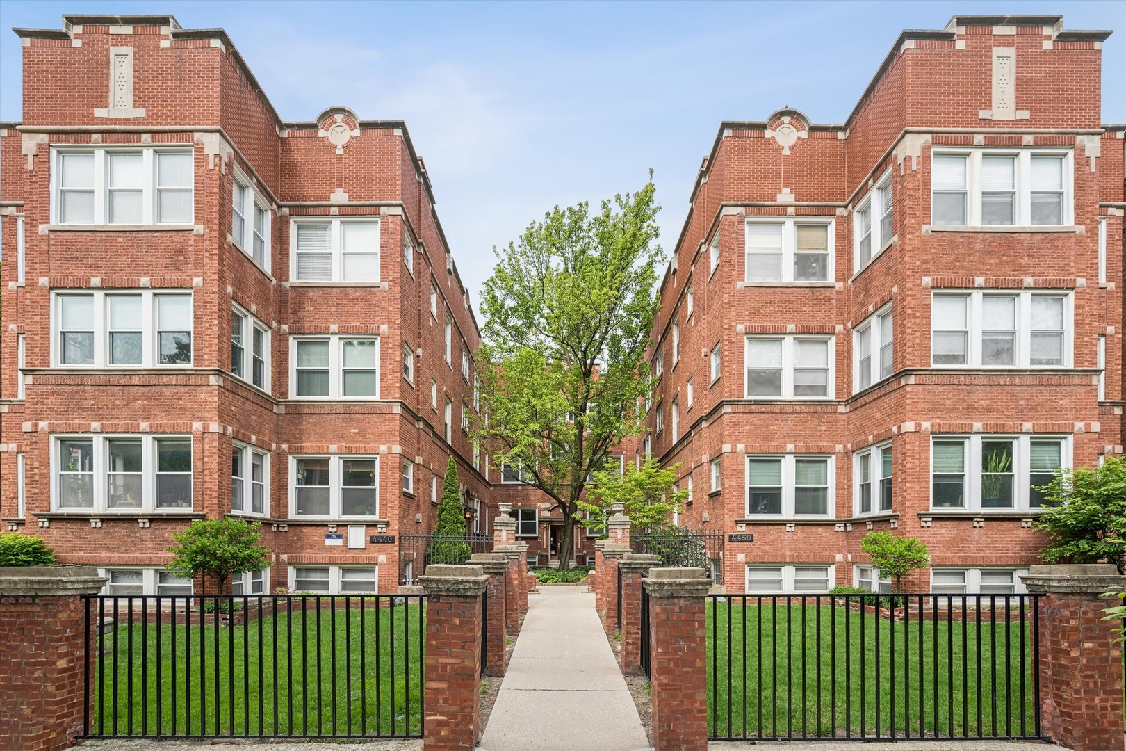 4448 North Beacon Street, Unit 3 Chicago, IL 60640 - Photo 1 of 15