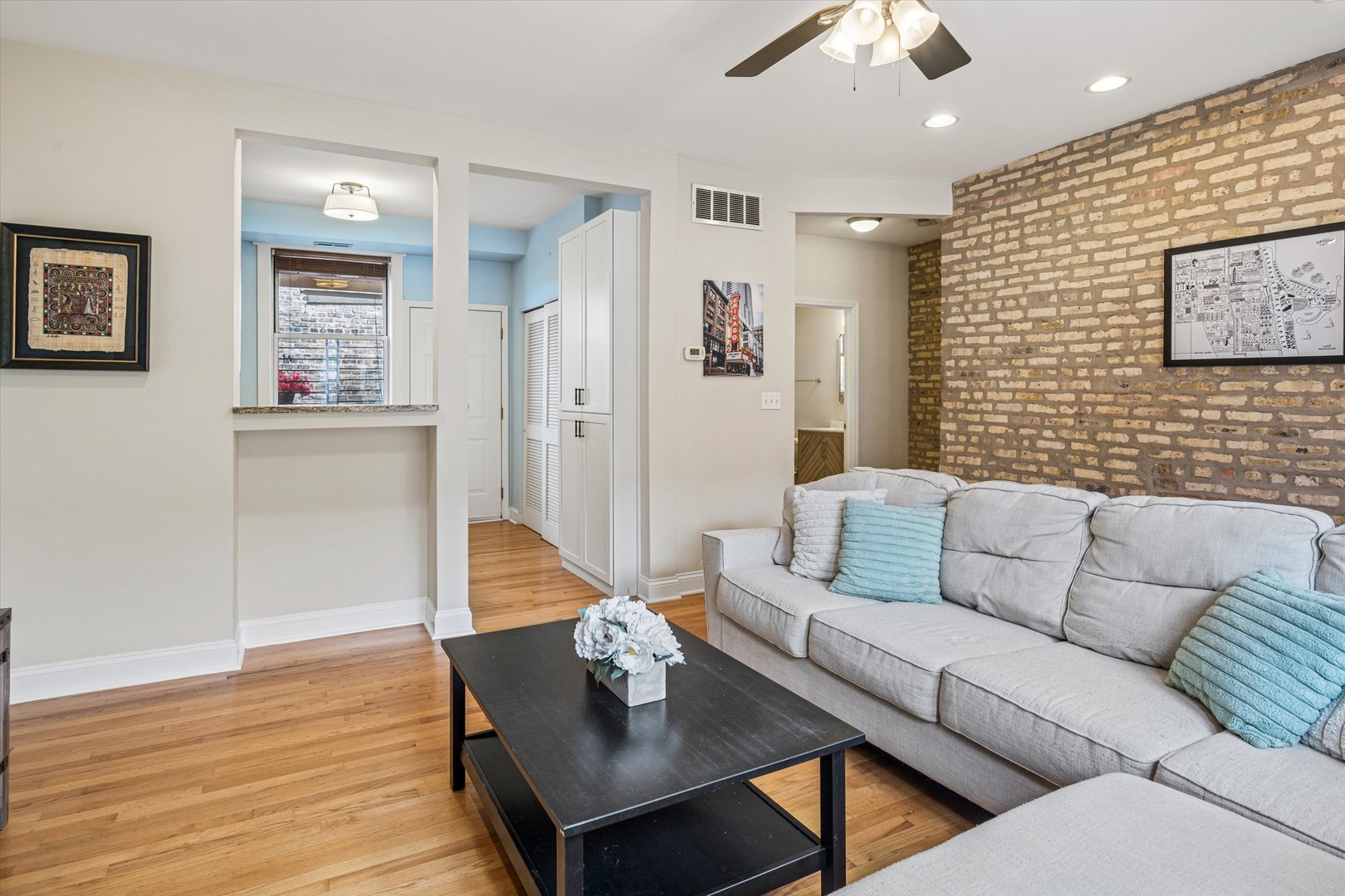4448 North Beacon Street, Unit 3 Chicago, IL 60640 - Photo 7 of 15