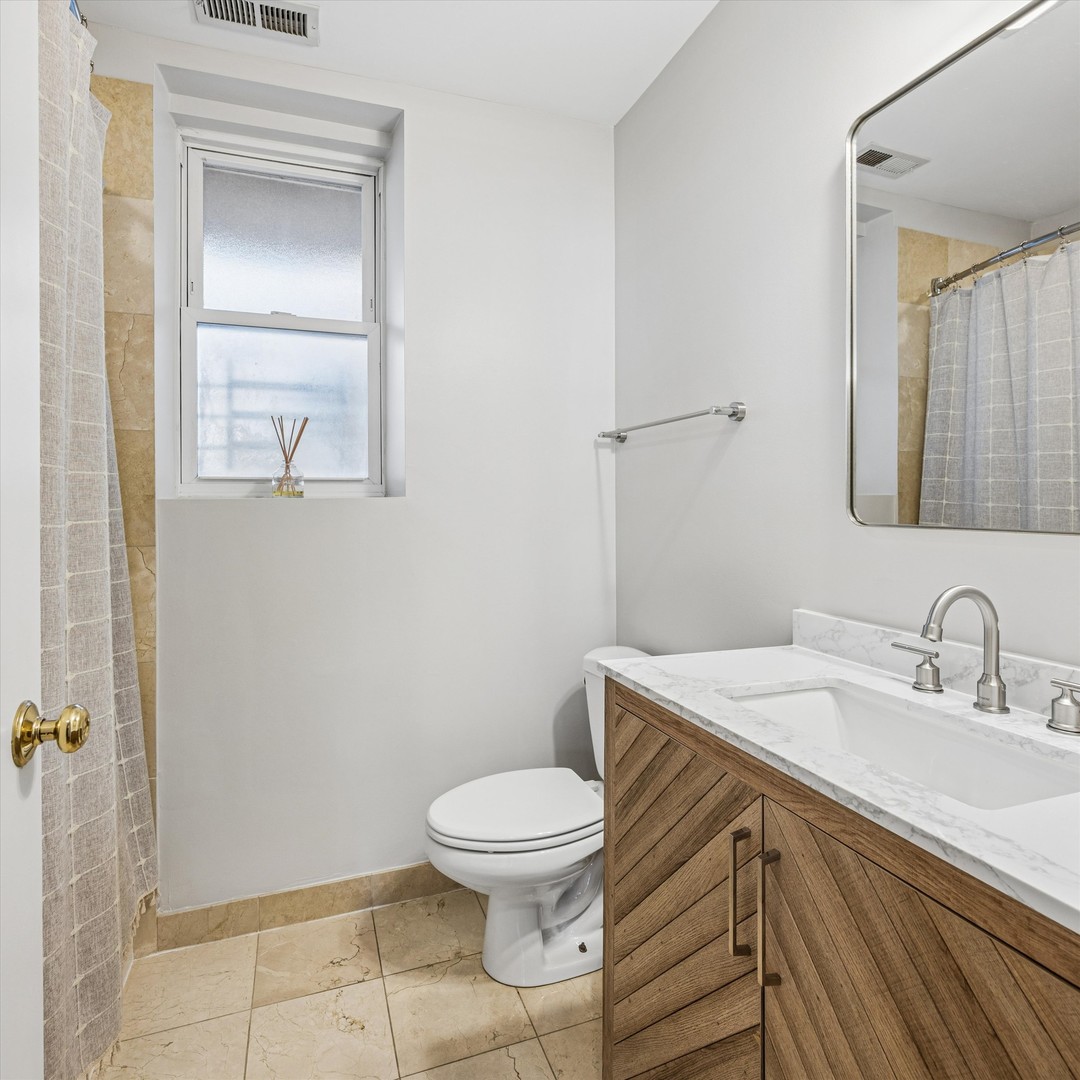 4448 North Beacon Street, Unit 3 Chicago, IL 60640 - Photo 10 of 15
