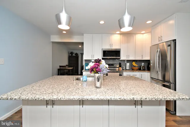 $499,900 | 19 Walnut Lane, Levittown, PA 19054