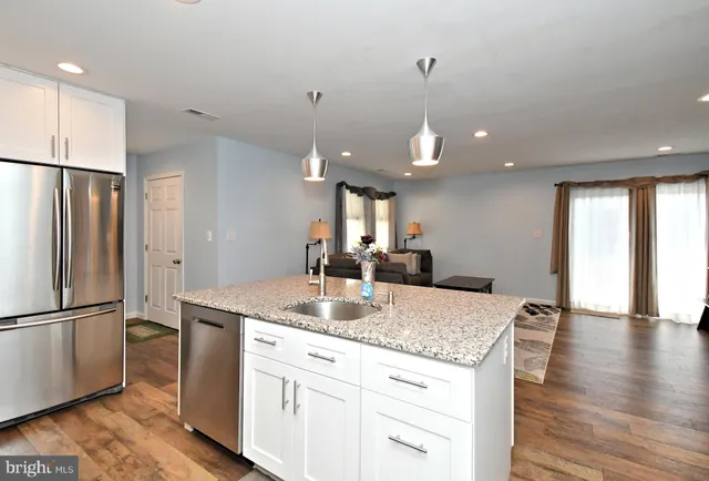 $499,900 | 19 Walnut Lane, Levittown, PA 19054