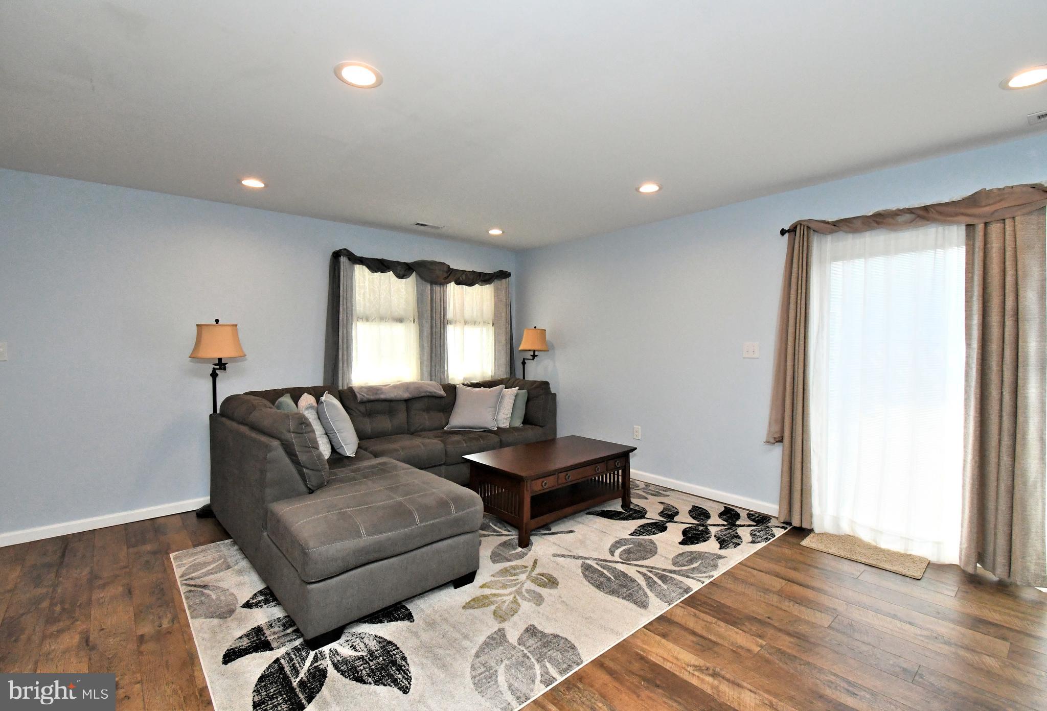 19 Walnut Lane Levittown, PA 19054 - Photo 18 of 44