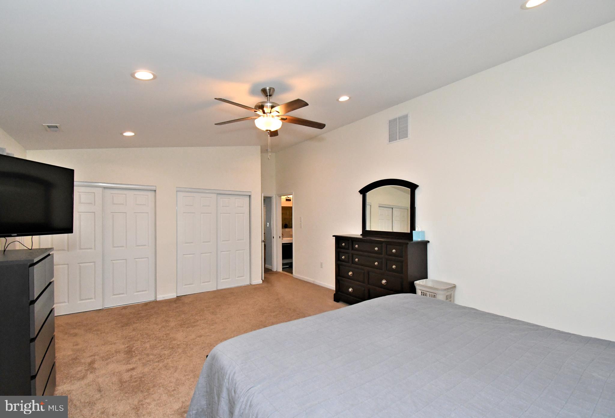 19 Walnut Lane Levittown, PA 19054 - Photo 23 of 44