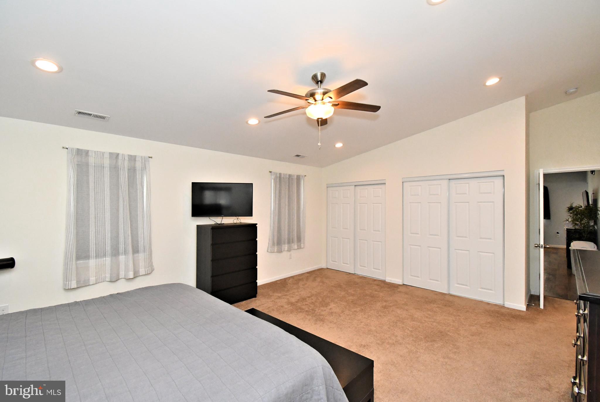 19 Walnut Lane Levittown, PA 19054 - Photo 24 of 44