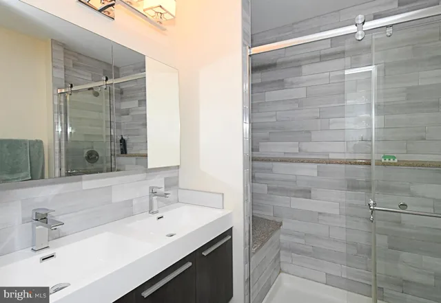 $499,900 | 19 Walnut Lane, Levittown, PA 19054