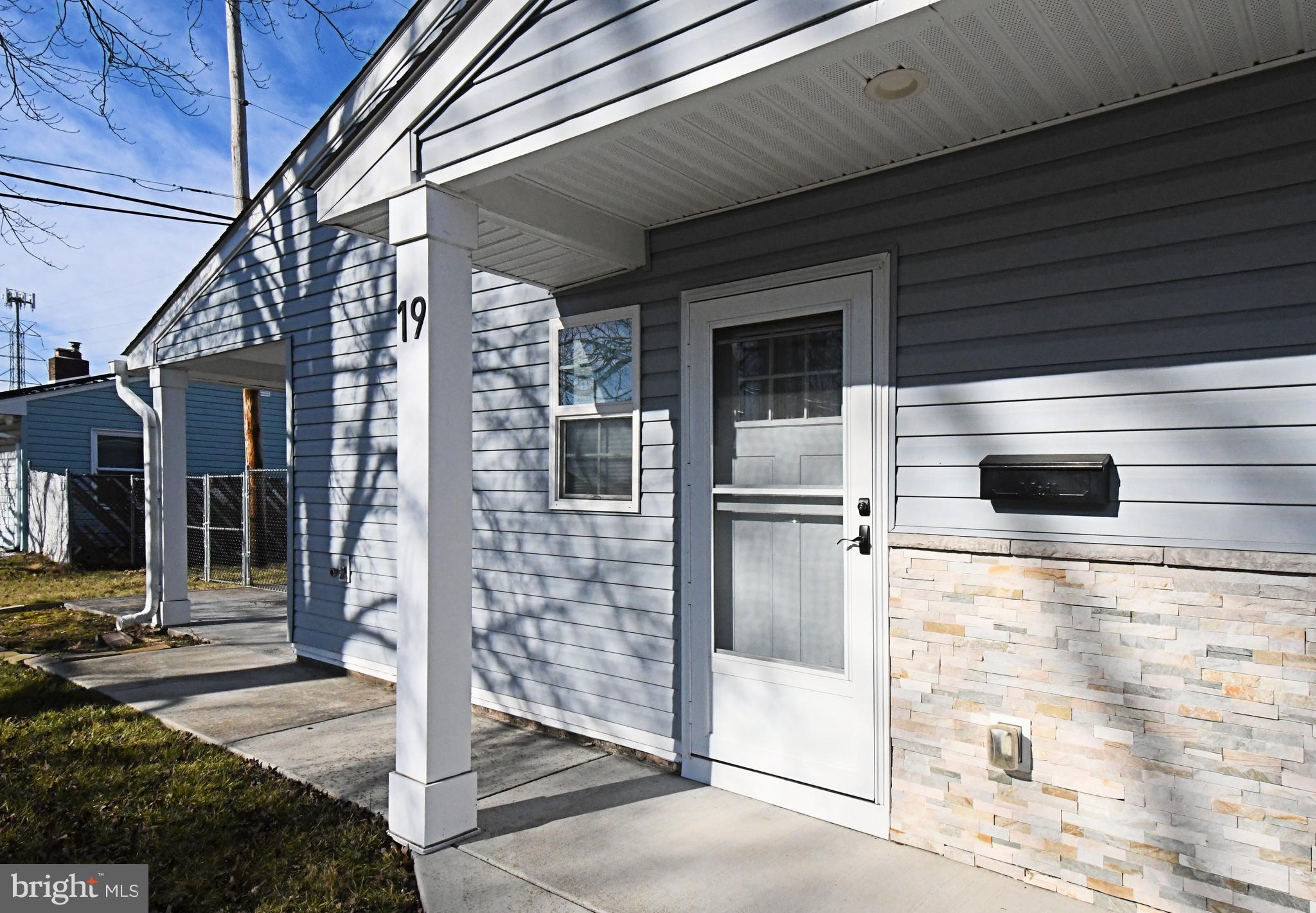 19 Walnut Lane Levittown, PA 19054 - Photo 3 of 44