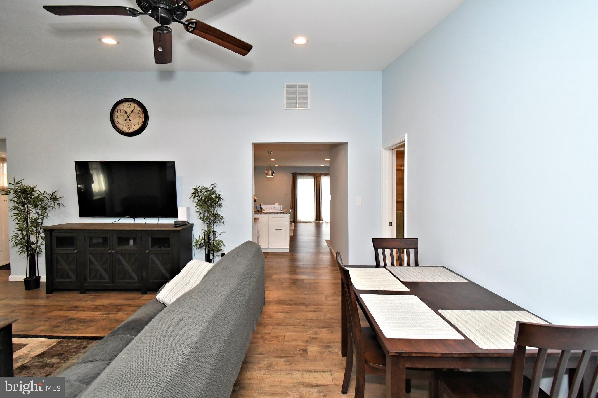 19 Walnut Lane Levittown, PA 19054 - Photo 8 of 44