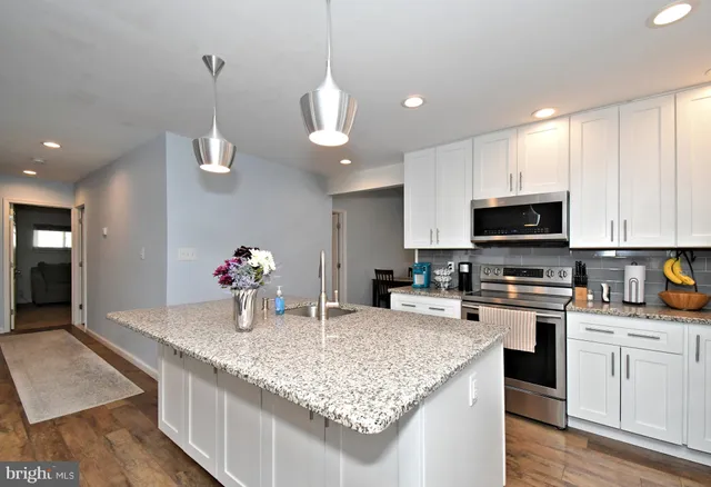 $499,900 | 19 Walnut Lane, Levittown, PA 19054