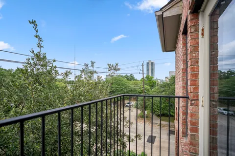 $379,000 | 2719 La Branch Street, Houston, TX 77004