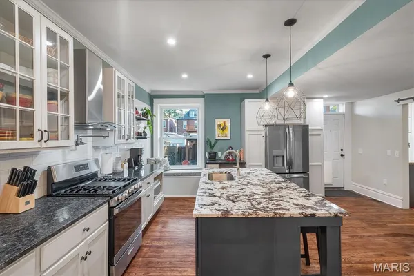 $624,900 | 3714 Wyoming Street, St. Louis, MO 63116