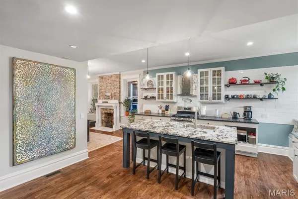 $624,900 | 3714 Wyoming Street, St. Louis, MO 63116