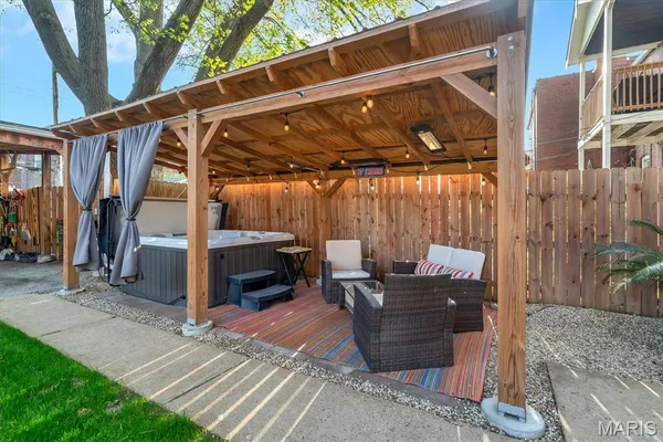 $624,900 | 3714 Wyoming Street, St. Louis, MO 63116
