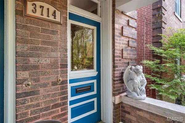 $624,900 | 3714 Wyoming Street, St. Louis, MO 63116