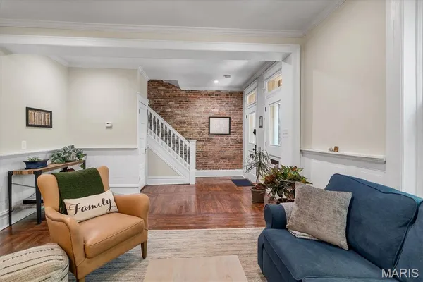 $624,900 | 3714 Wyoming Street, St. Louis, MO 63116