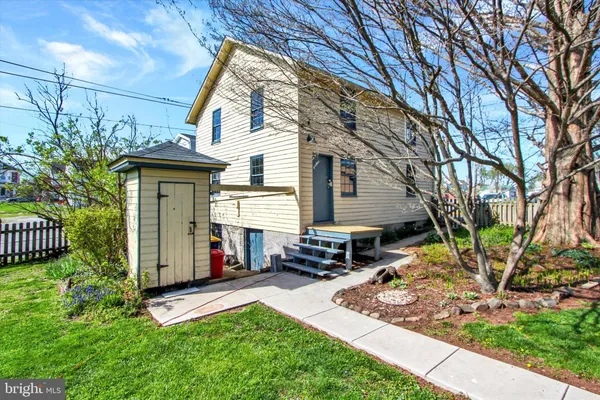 $299,900 | 106 South 4th Street, Mount Wolf, PA 17347