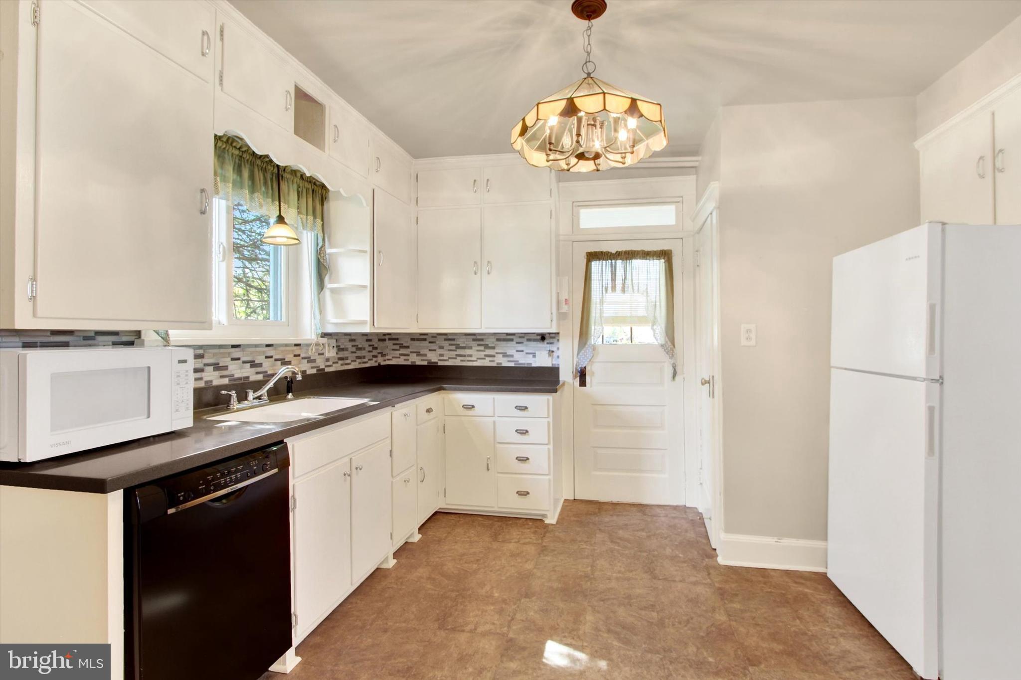 106 South 4th Street Mount Wolf, PA 17347 - Photo 4 of 22