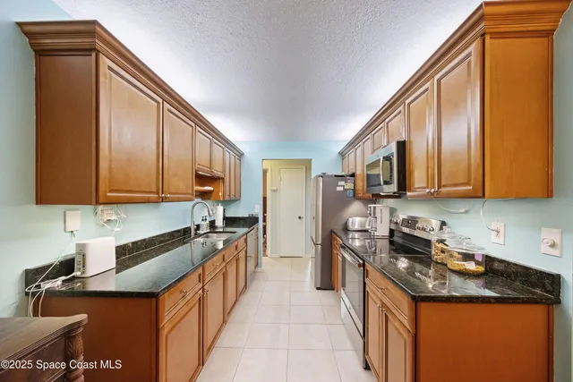 $325,000 | 425 Banyan Street, Sebastian, FL 32958