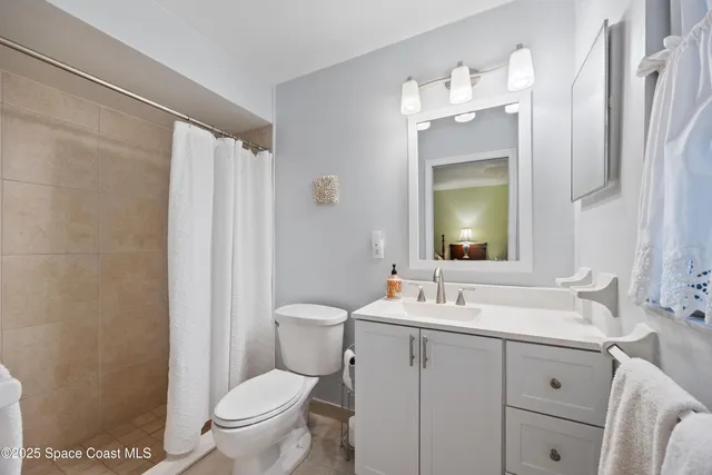 $325,000 | 425 Banyan Street, Sebastian, FL 32958