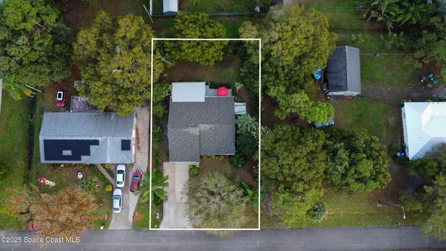 $325,000 | 425 Banyan Street, Sebastian, FL 32958