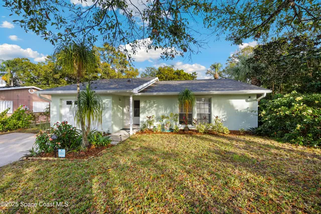 $325,000 | 425 Banyan Street, Sebastian, FL 32958