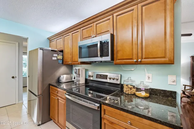 $325,000 | 425 Banyan Street, Sebastian, FL 32958